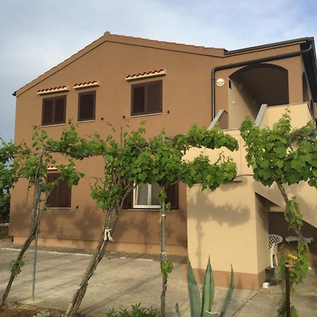 Apartments Anka Nin Luaran gambar