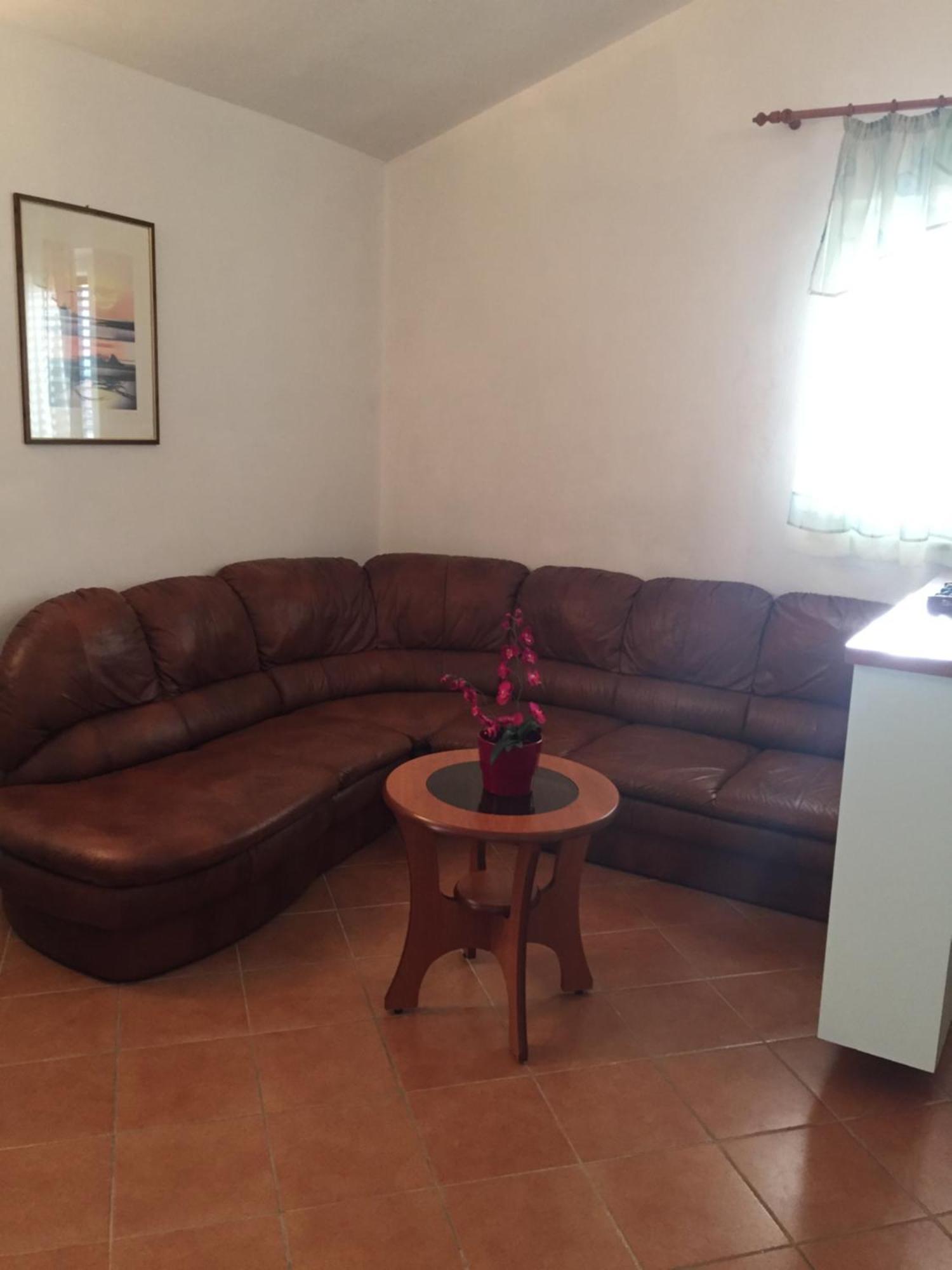 Apartments Anka Nin Luaran gambar